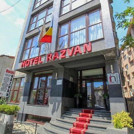 Hotel Razvan Bukarest Exteriör bild