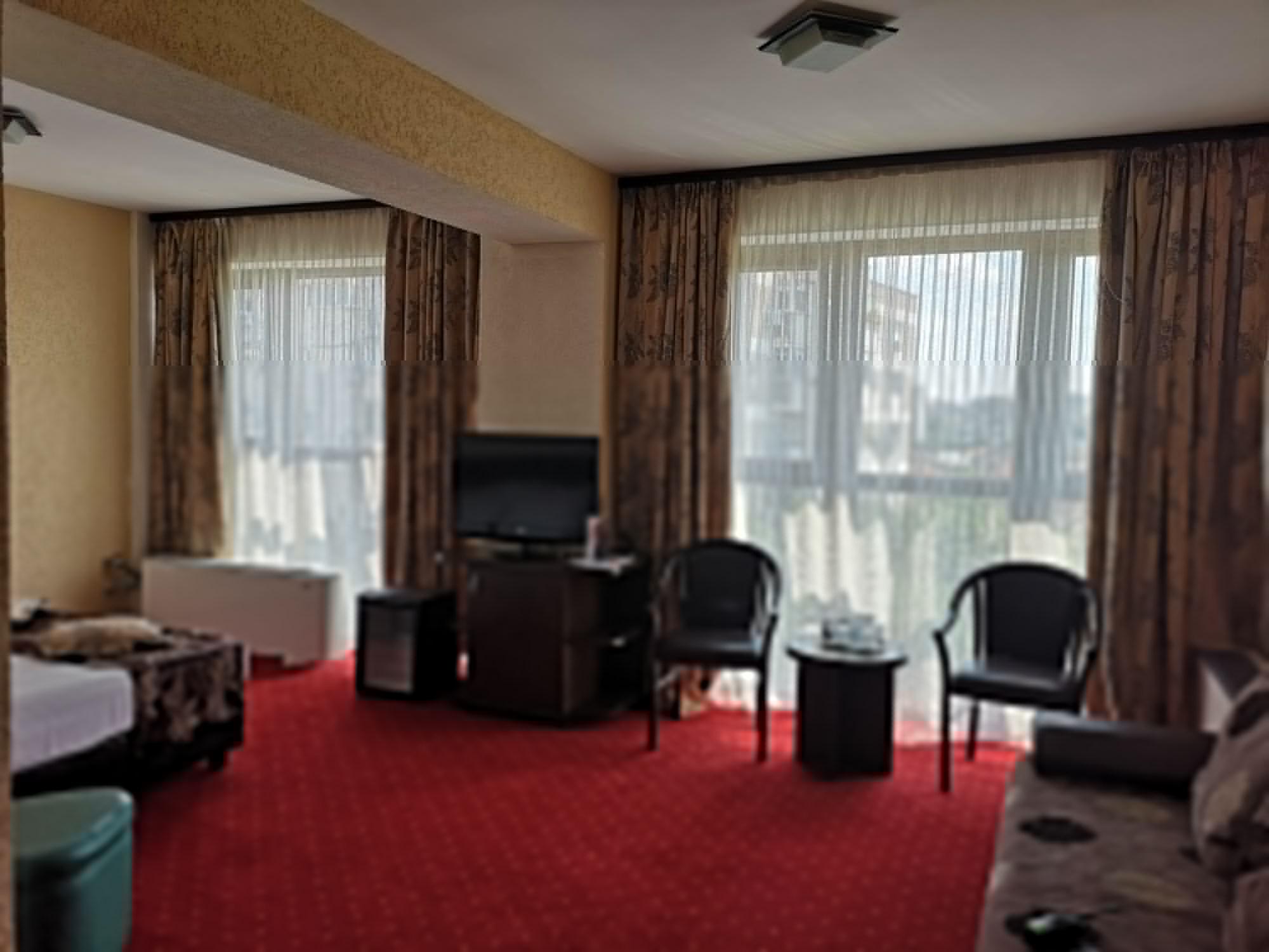 Hotel Razvan Bukarest Exteriör bild