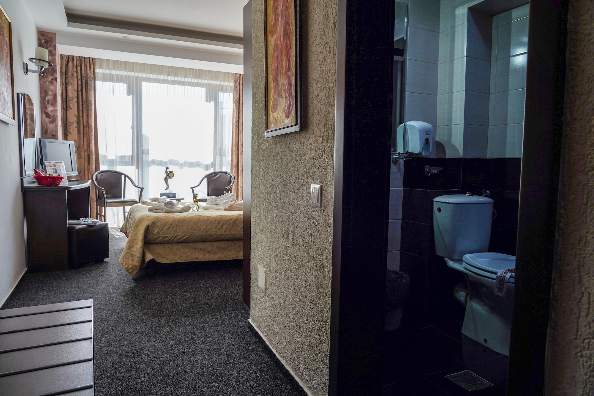 Hotel Razvan Bukarest Exteriör bild