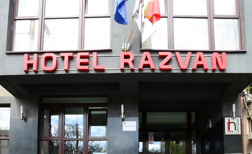 Hotel Razvan Bukarest Exteriör bild