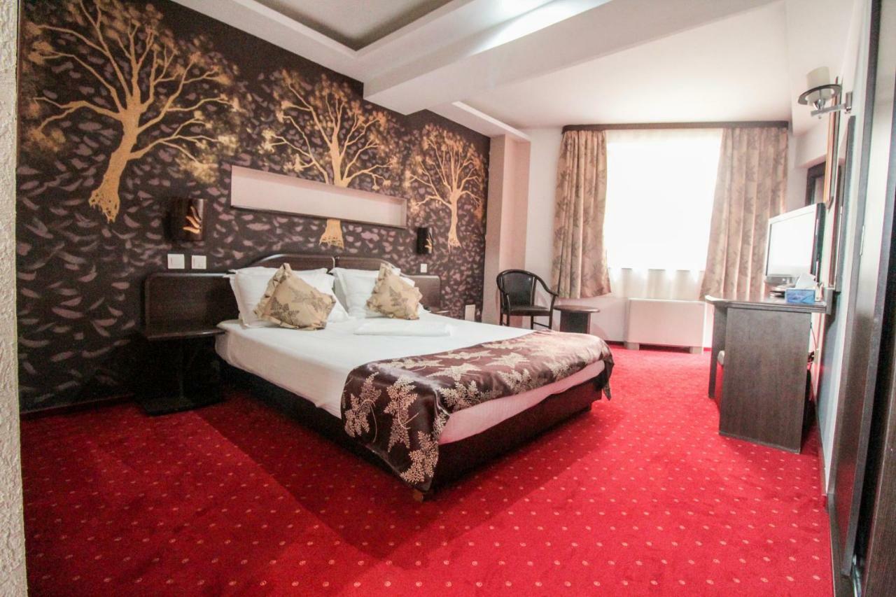 Hotel Razvan Bukarest Exteriör bild